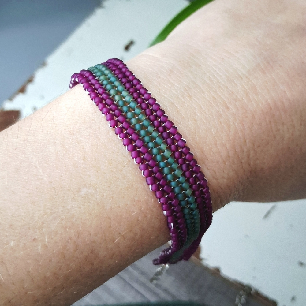 Adjustable Green & Pink Herringbone Beaded Bracelet
